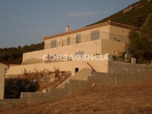 Villa neuve avec vue mer et campagne, d'une surface habitable de 320 m2 à Lozari balagne corse (4)